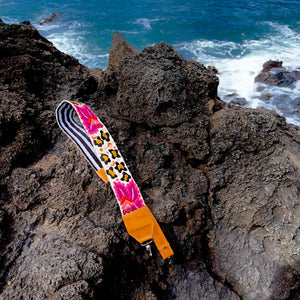 "Flores de Leopardo" Embroidered Strap Hiptipico
